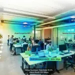 Birou modern cu acoperire Wi‑Fi business și heatmap al semnalului